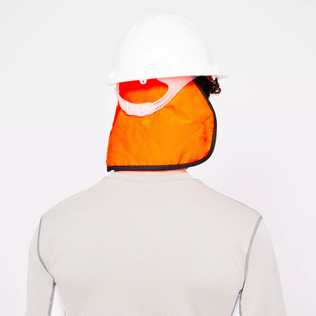 Sous-casque rafraîchissant avec protection nuque