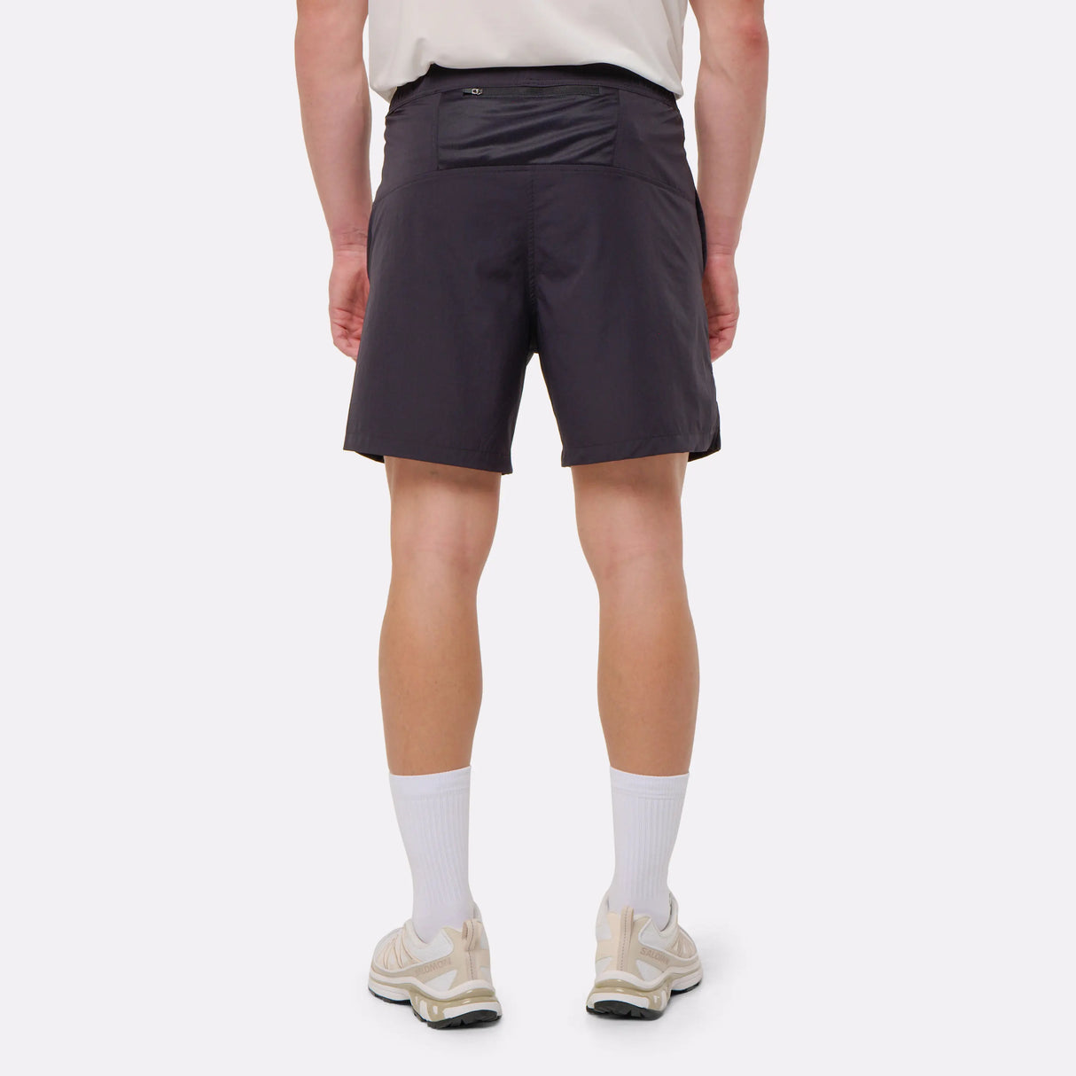Short noir de sport rafraîchissant pour homme de dos